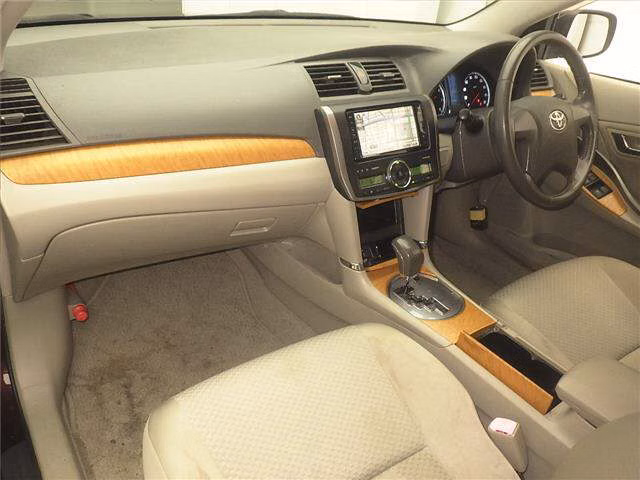 TOYOTA PREMIO