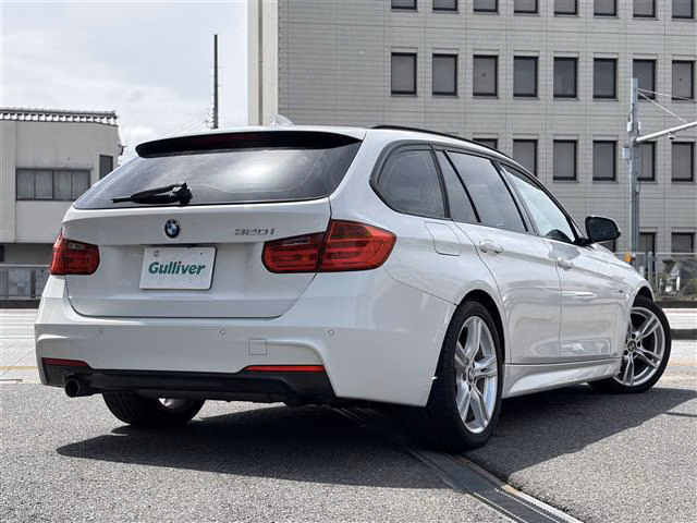 BMW 3-SERIES