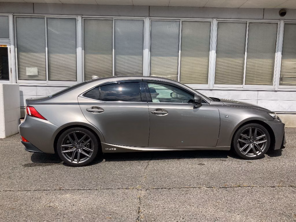 LEXUS IS300H