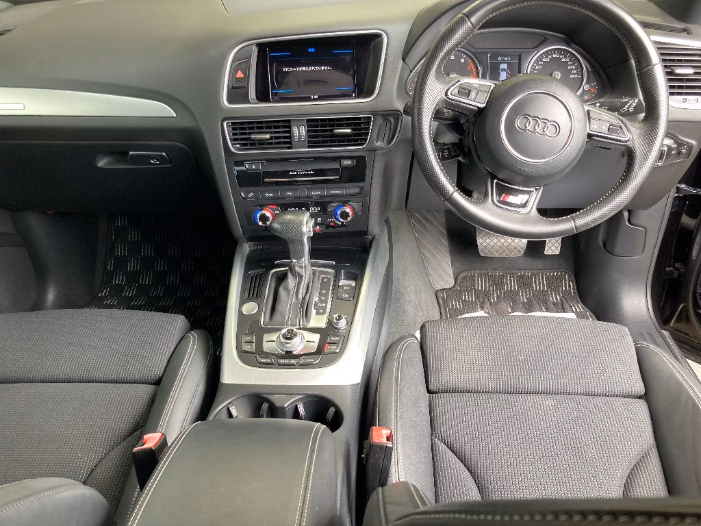 AUDI Q5