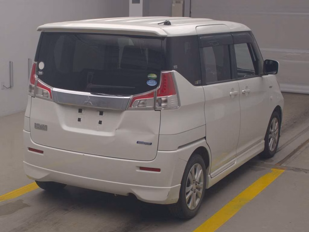 MITSUBISHI DELICA D:2
