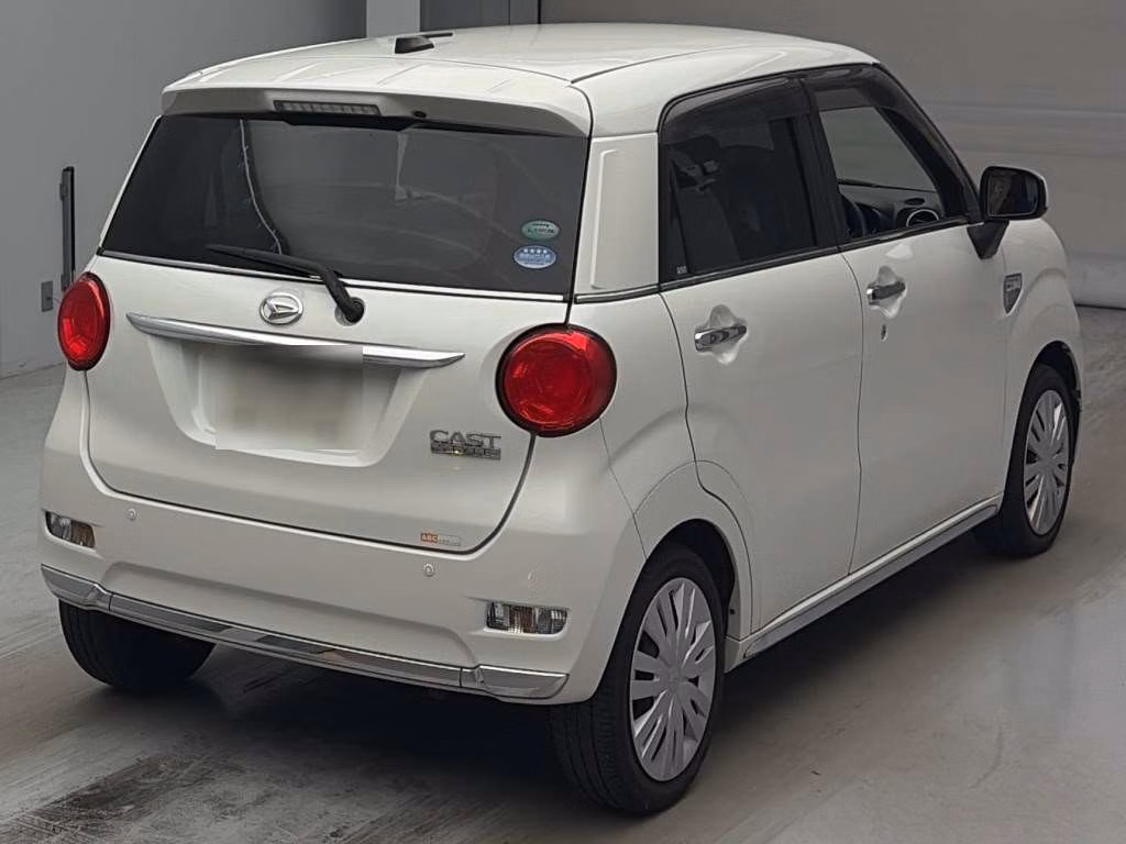 DAIHATSU CAST