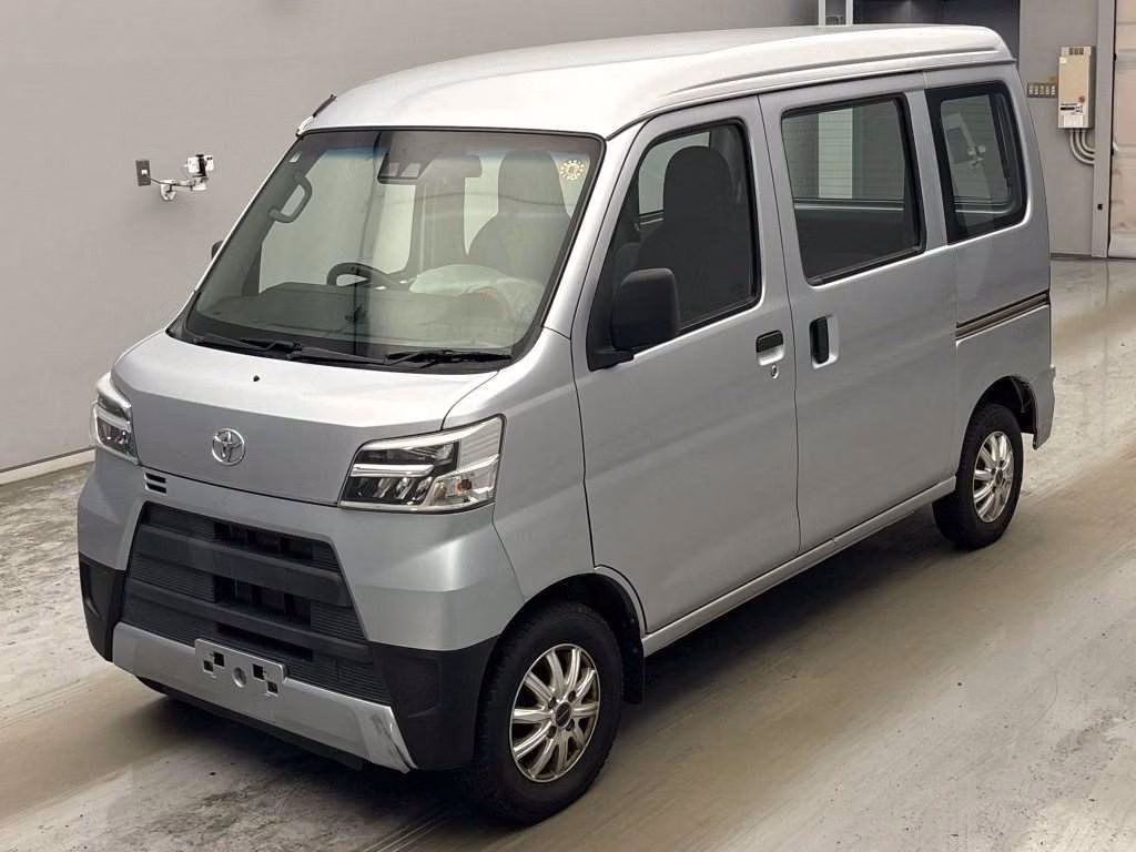 TOYOTA PIXIS VAN