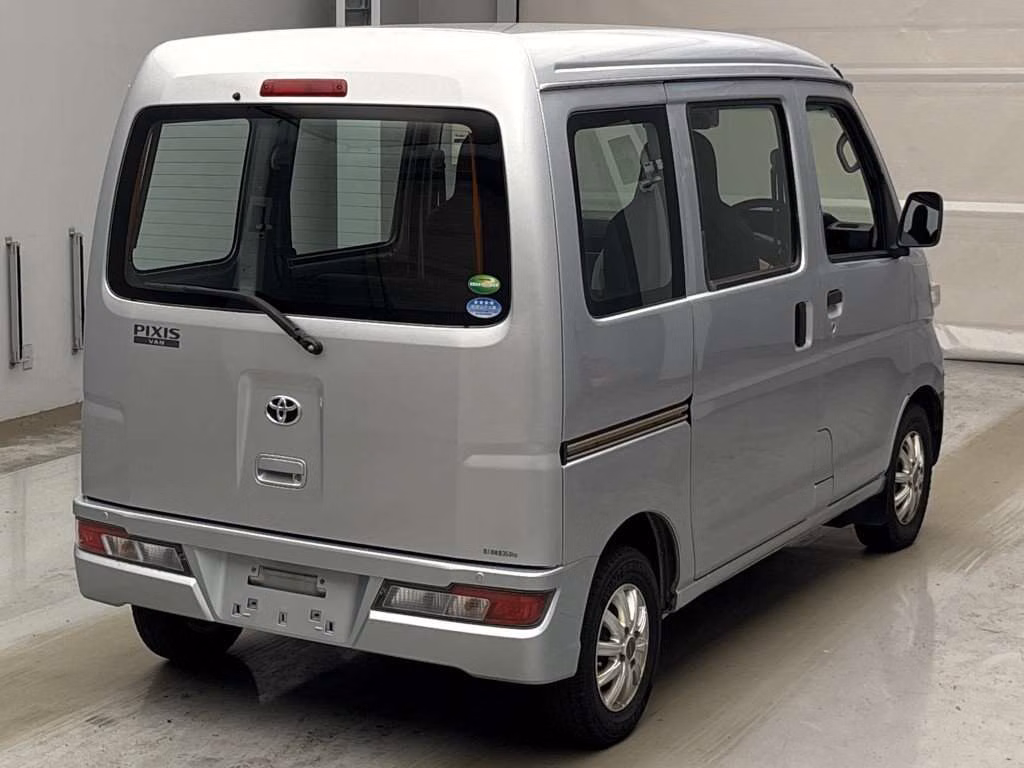 TOYOTA PIXIS VAN