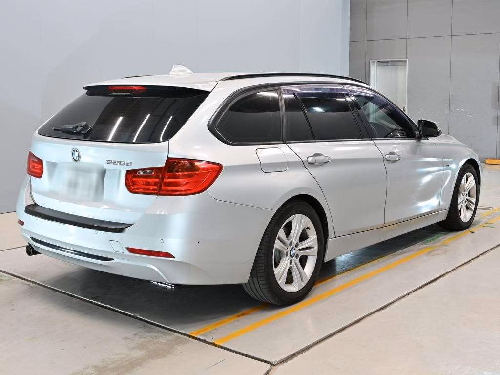 BMW 3-SERIES
