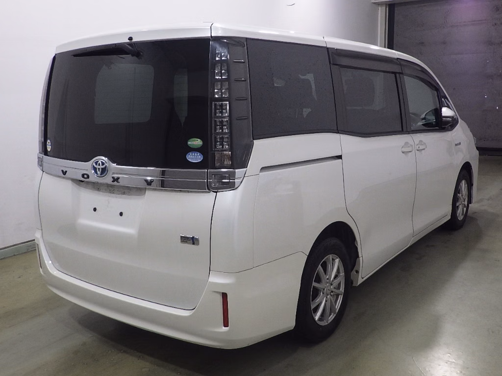 TOYOTA VOXY