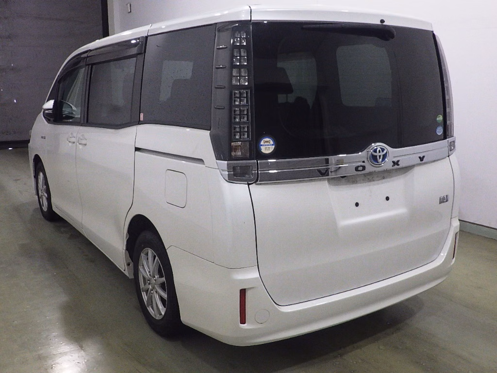 TOYOTA VOXY