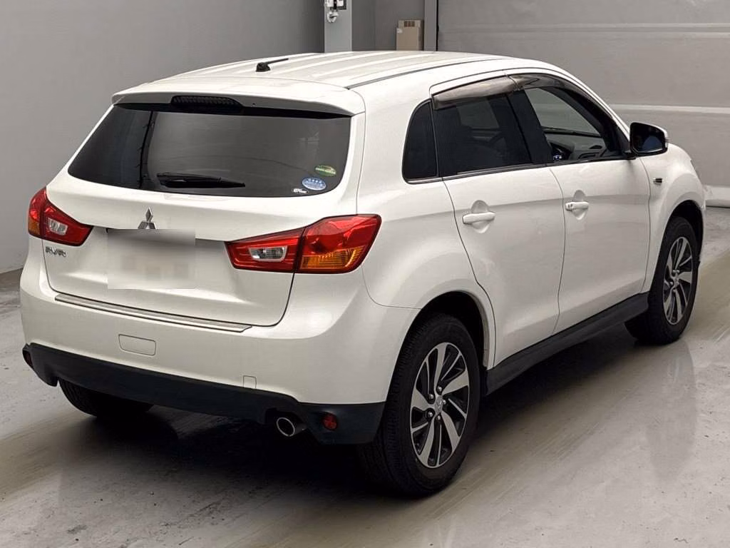 MITSUBISHI RVR