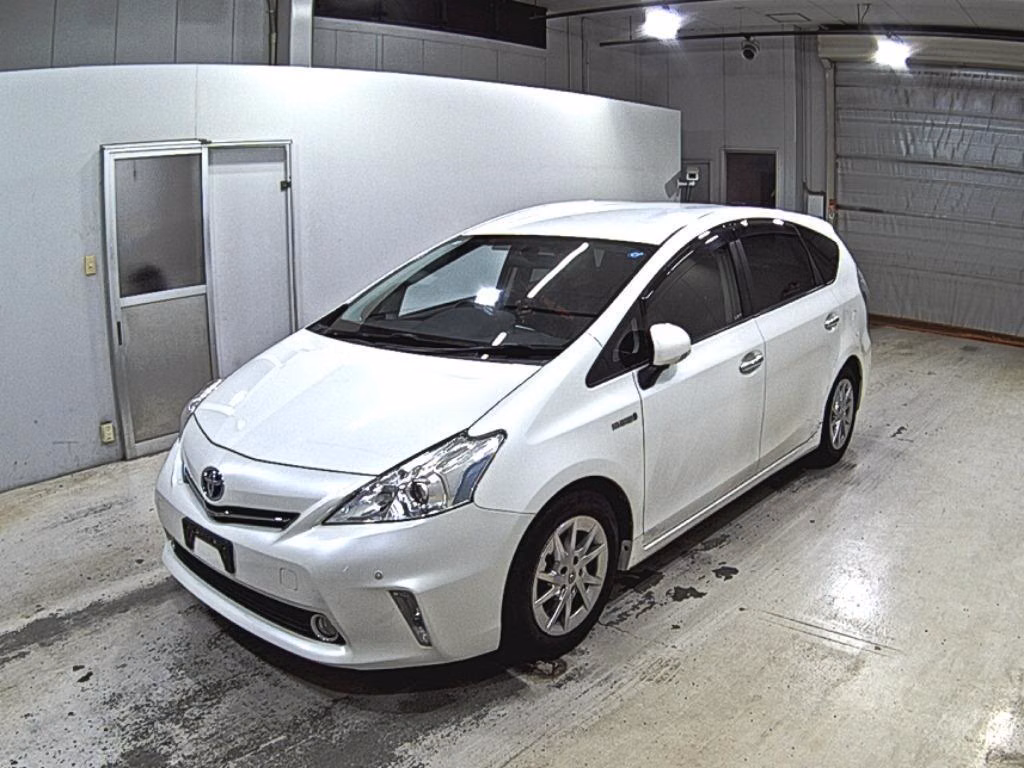 TOYOTA PRIUS ALPHA