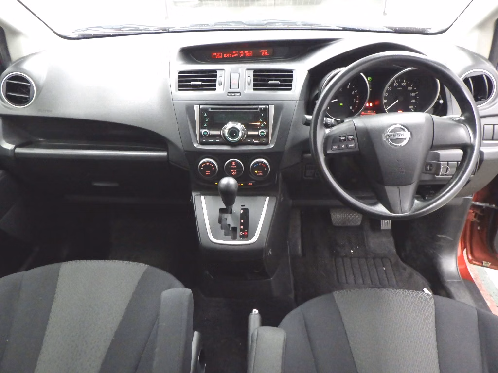 NISSAN LAFESTA