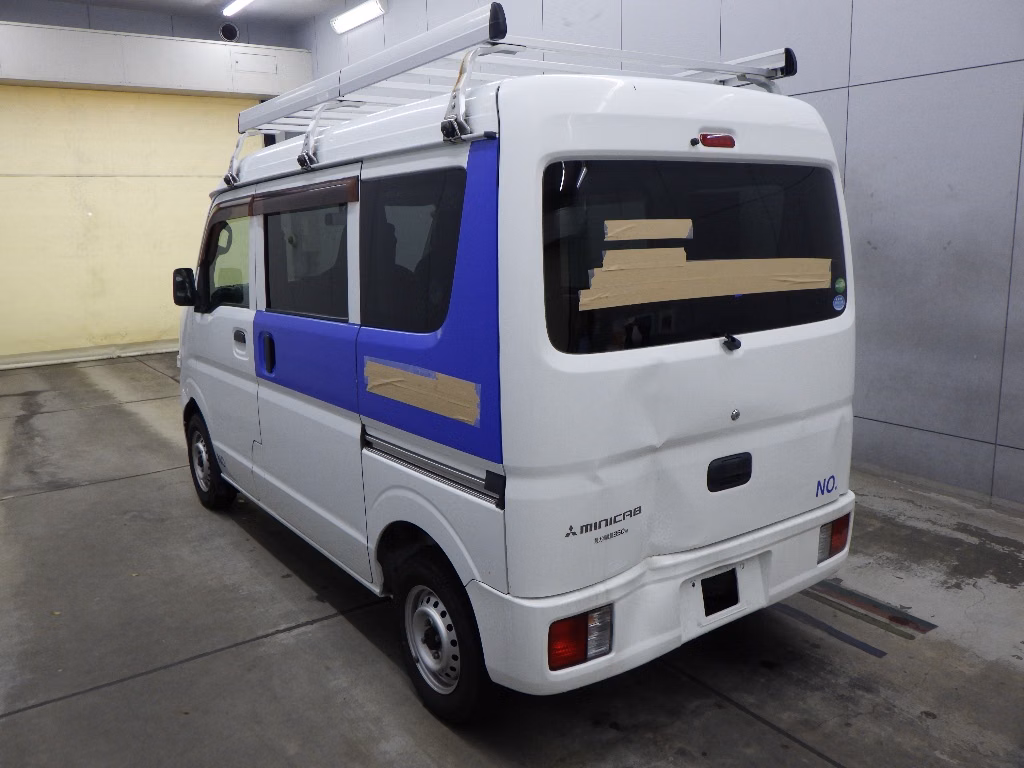MITSUBISHI MINICAB