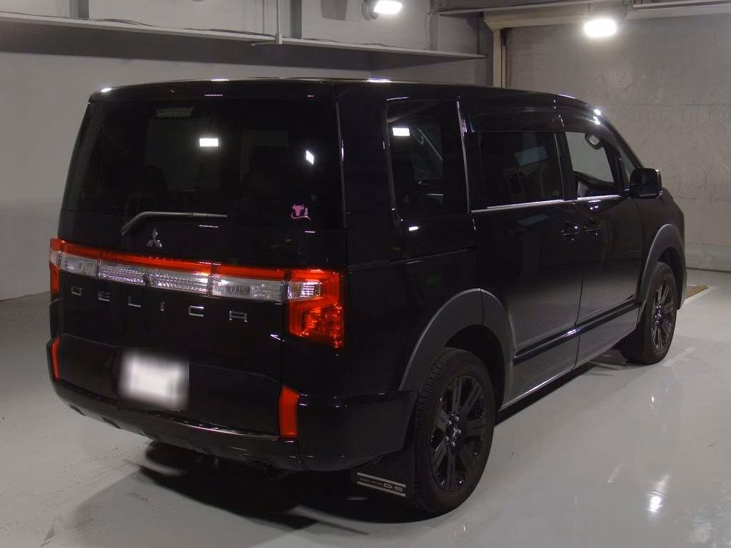 MITSUBISHI DELICA D:5