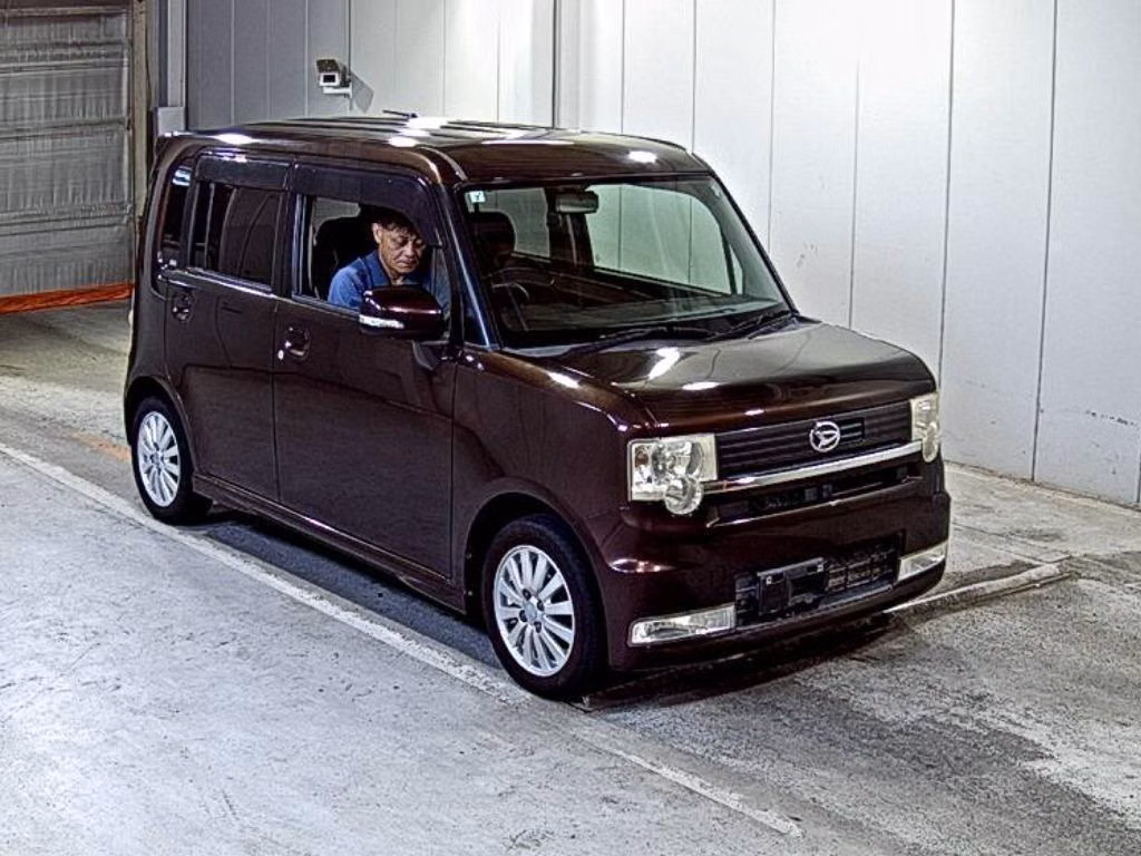 DAIHATSU MOVE CONTE