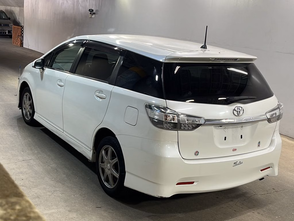 TOYOTA WISH