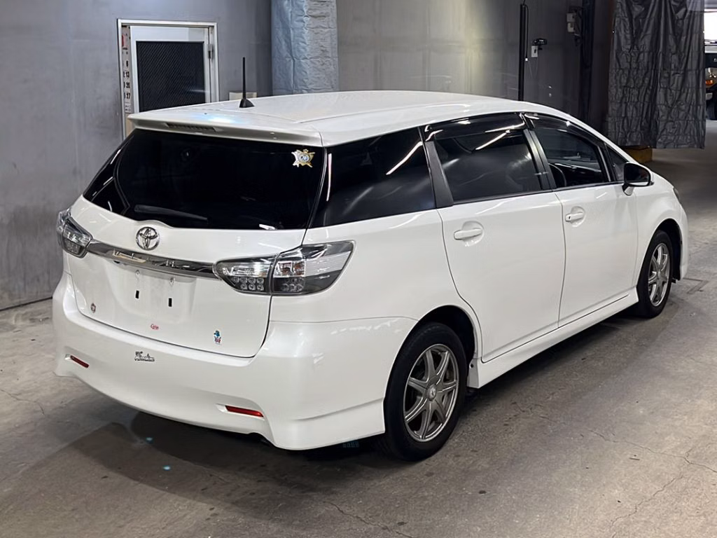 TOYOTA WISH