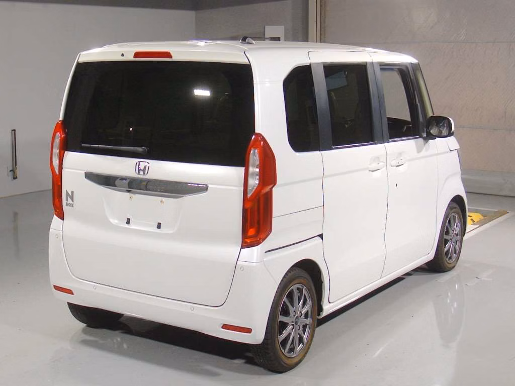 HONDA N-BOX