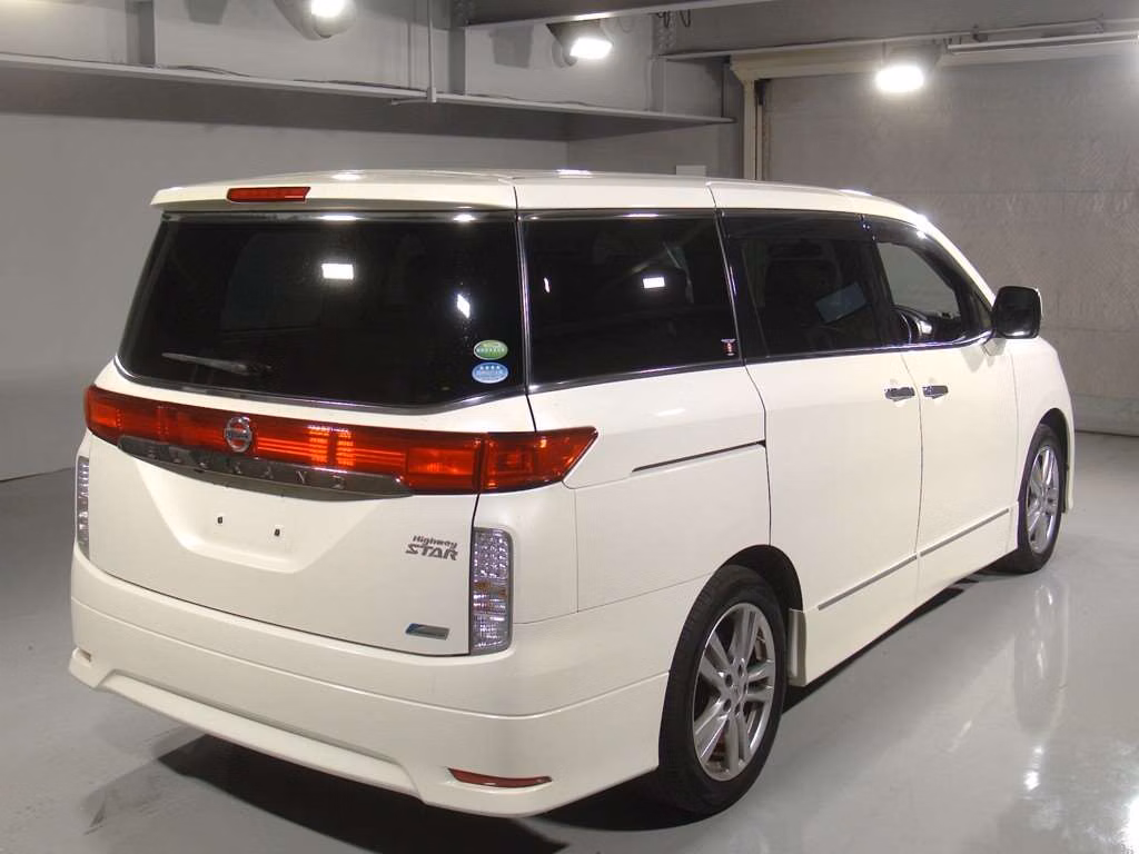 NISSAN ELGRAND