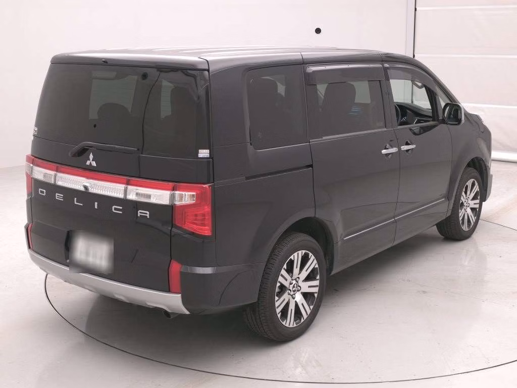MITSUBISHI DELICA D:5