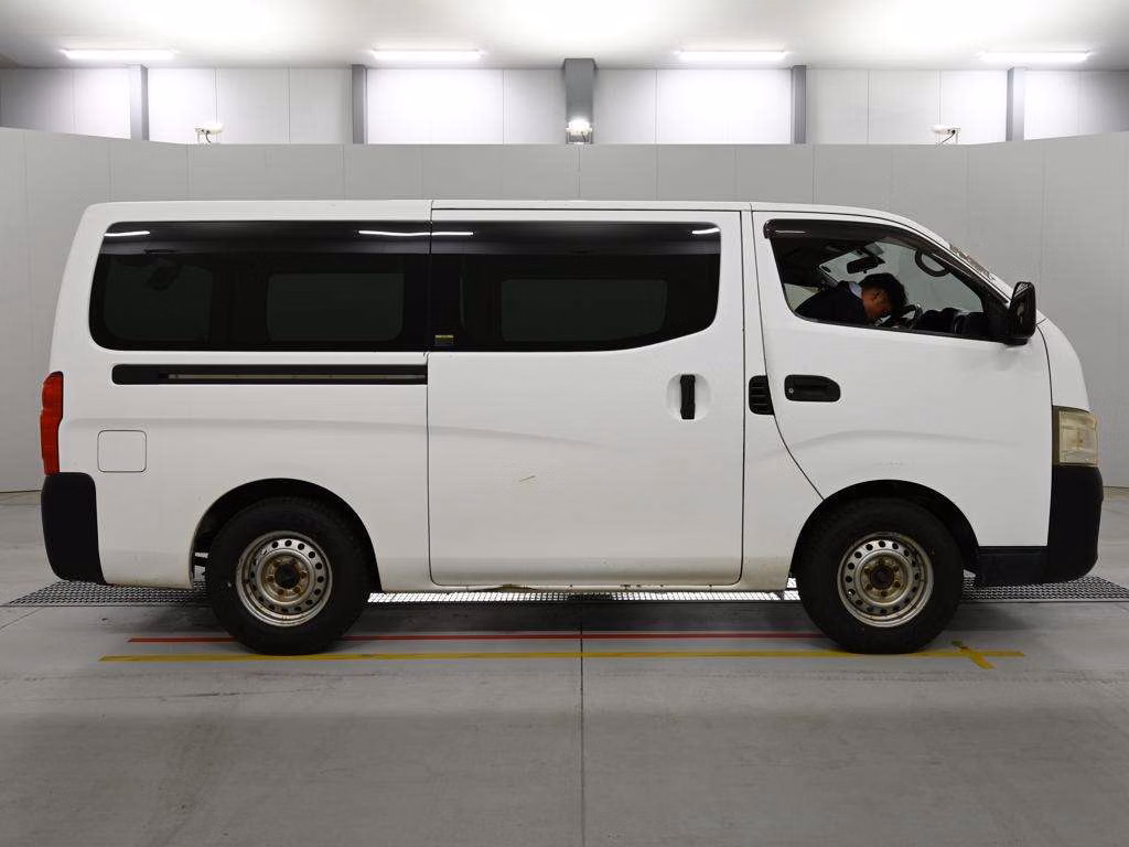 NISSAN NV350 CARAVAN