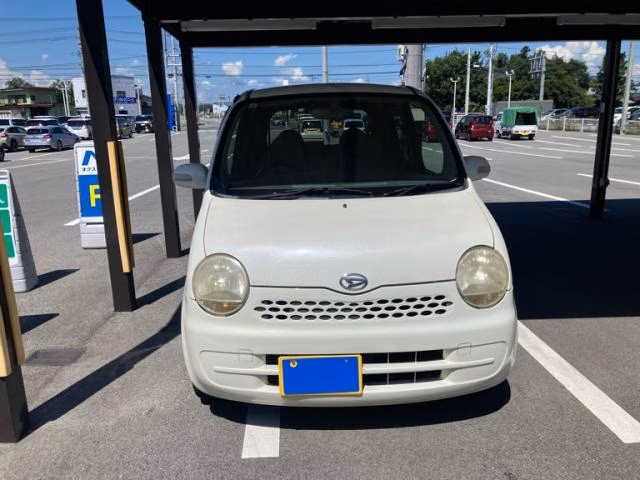 DAIHATSU MOVE LATTE