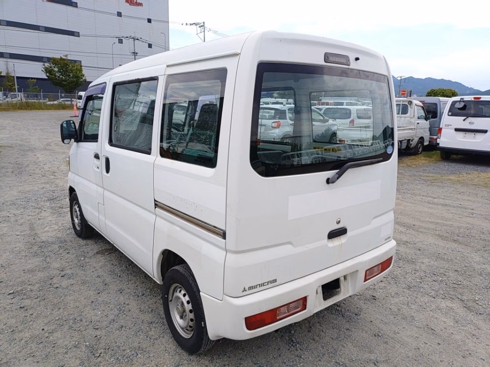 MITSUBISHI MINICAB