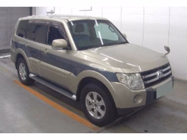 MITSUBISHI PAJERO