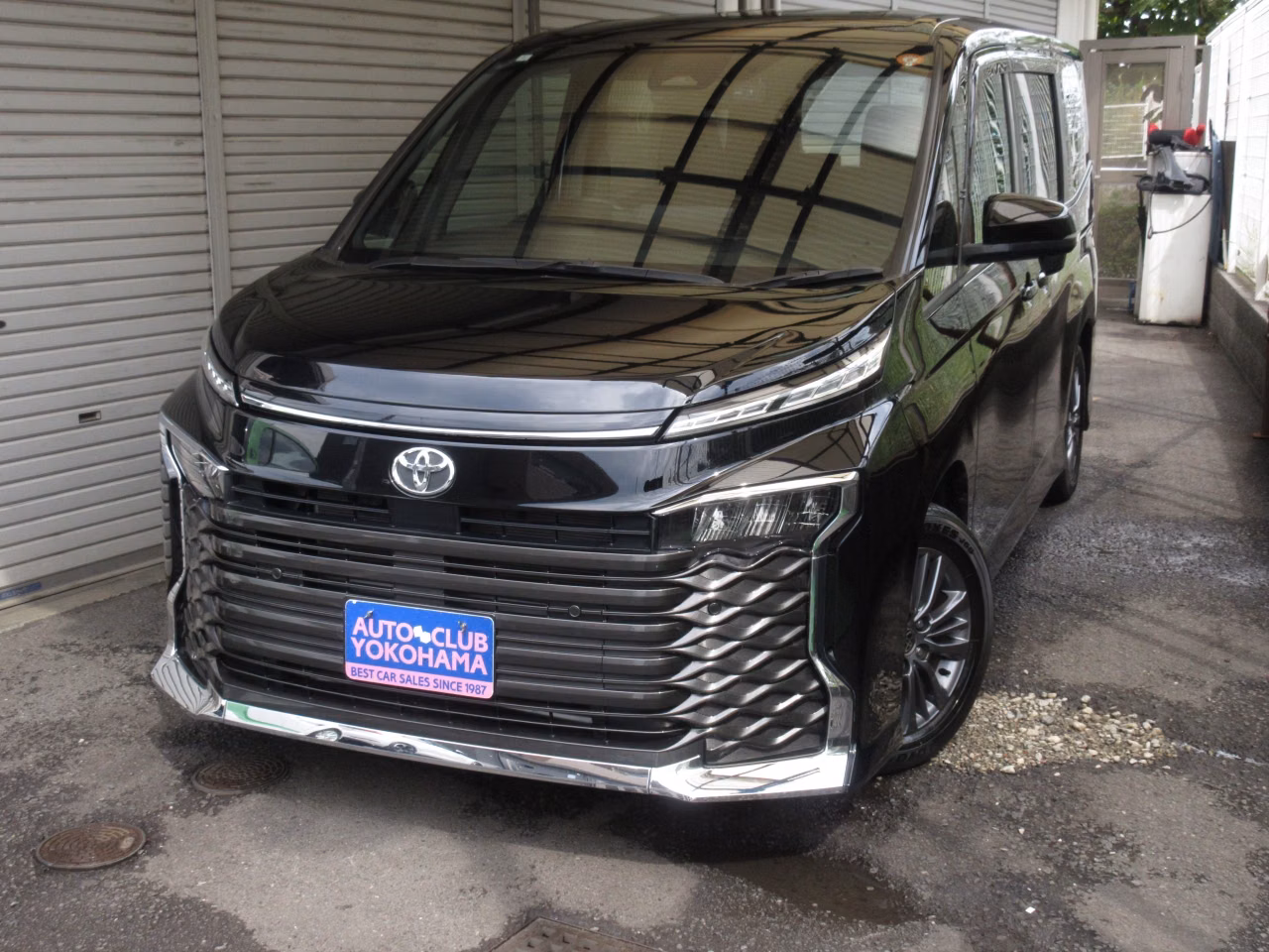 TOYOTA VOXY