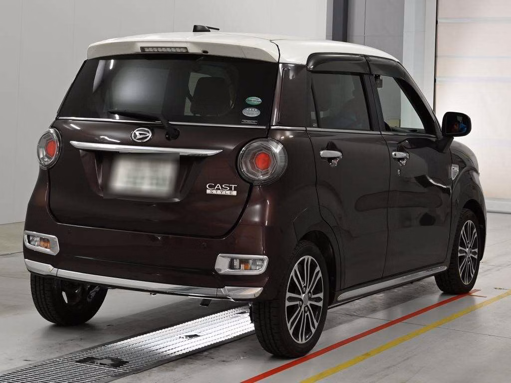 DAIHATSU CAST