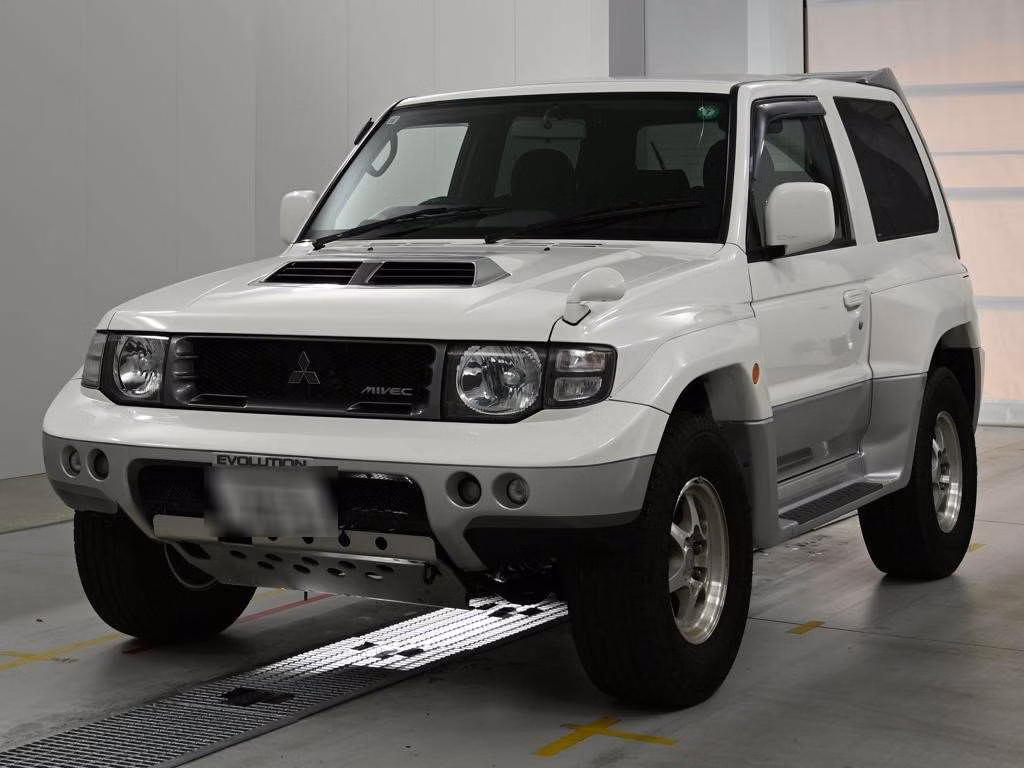 MITSUBISHI PAJERO