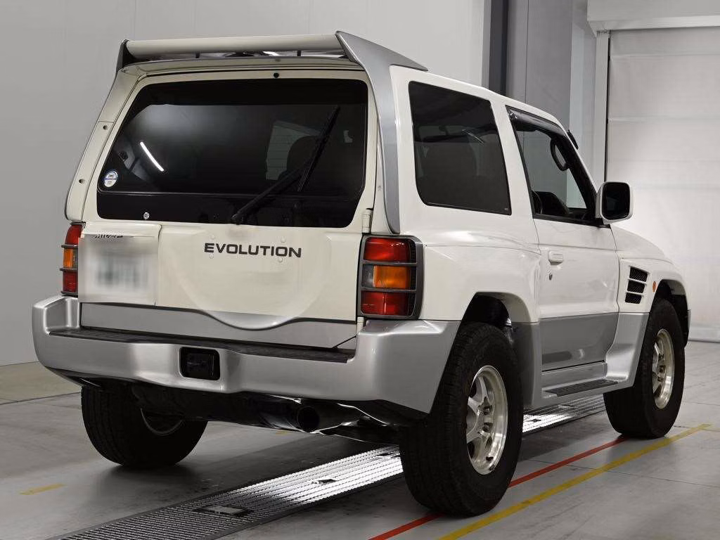MITSUBISHI PAJERO
