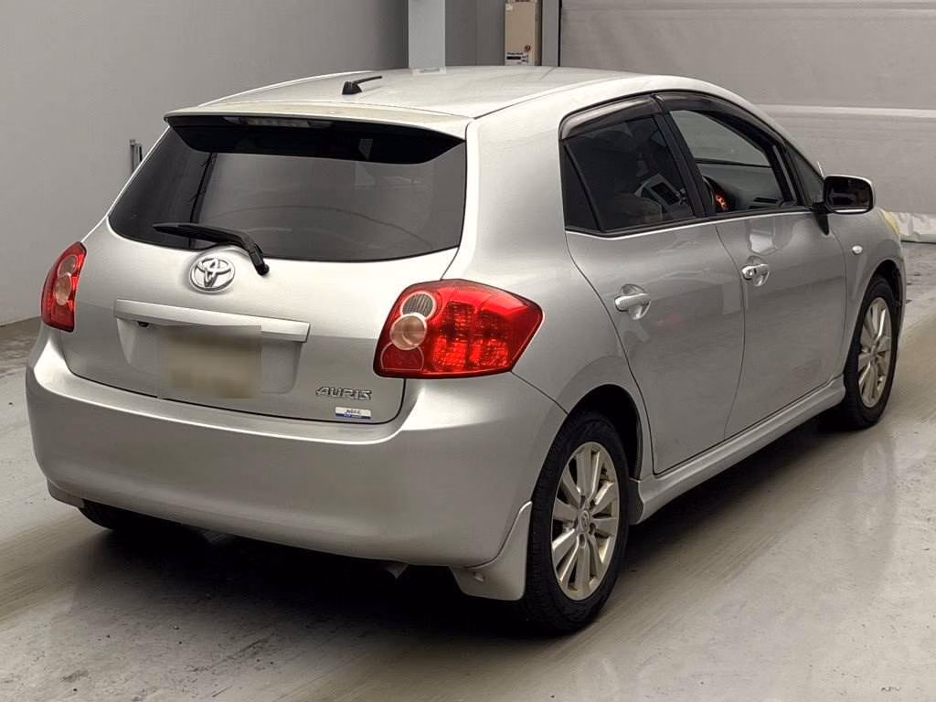 TOYOTA AURIS