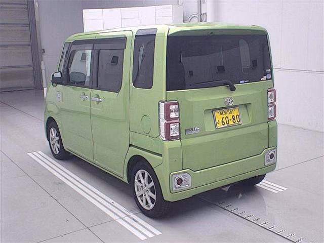 TOYOTA PIXIS MEGA