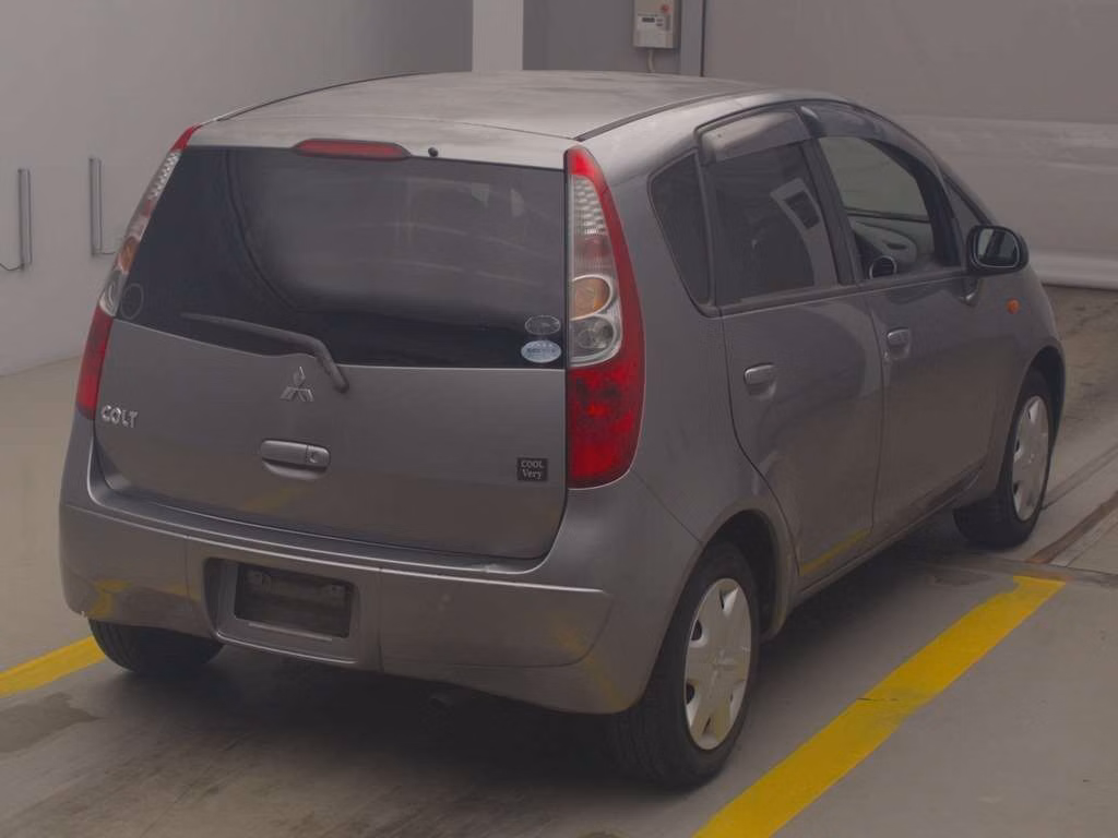 MITSUBISHI COLT
