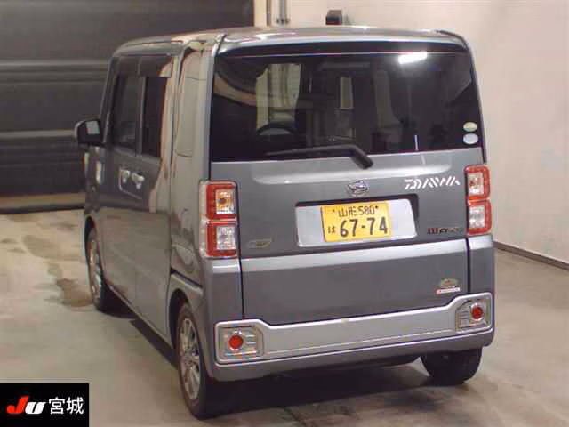 DAIHATSU WAKE