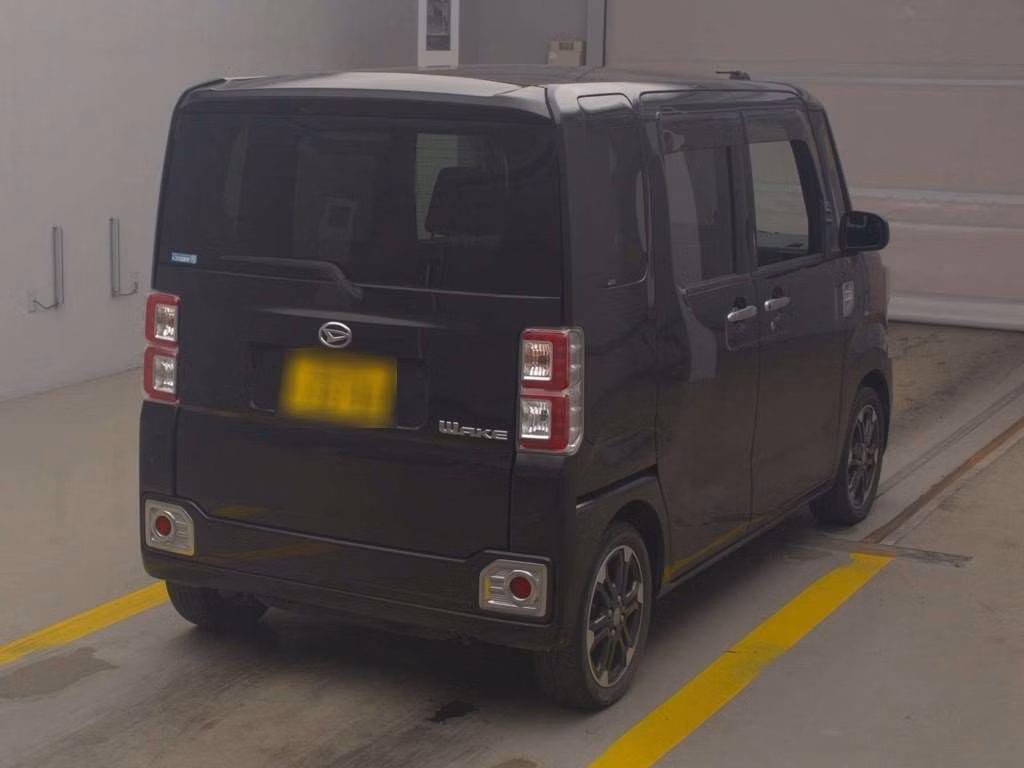 DAIHATSU WAKE
