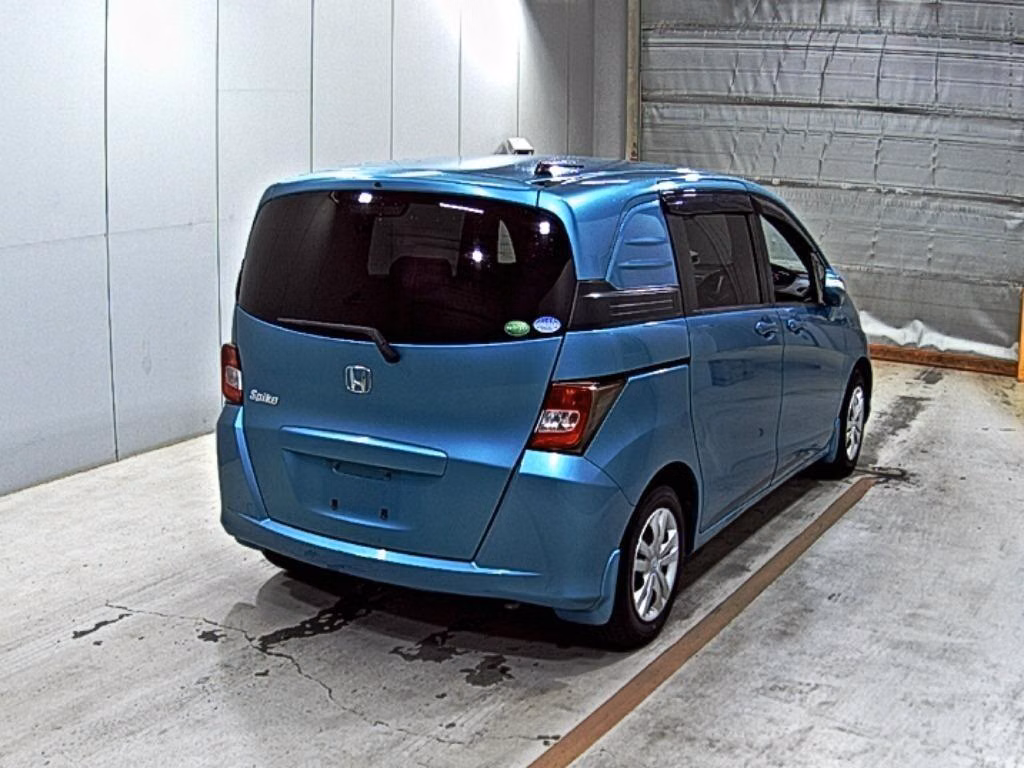 HONDA FREED SPIKE
