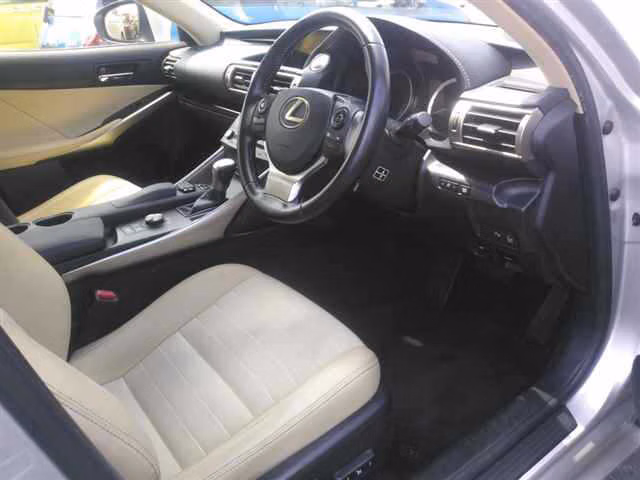 LEXUS IS300