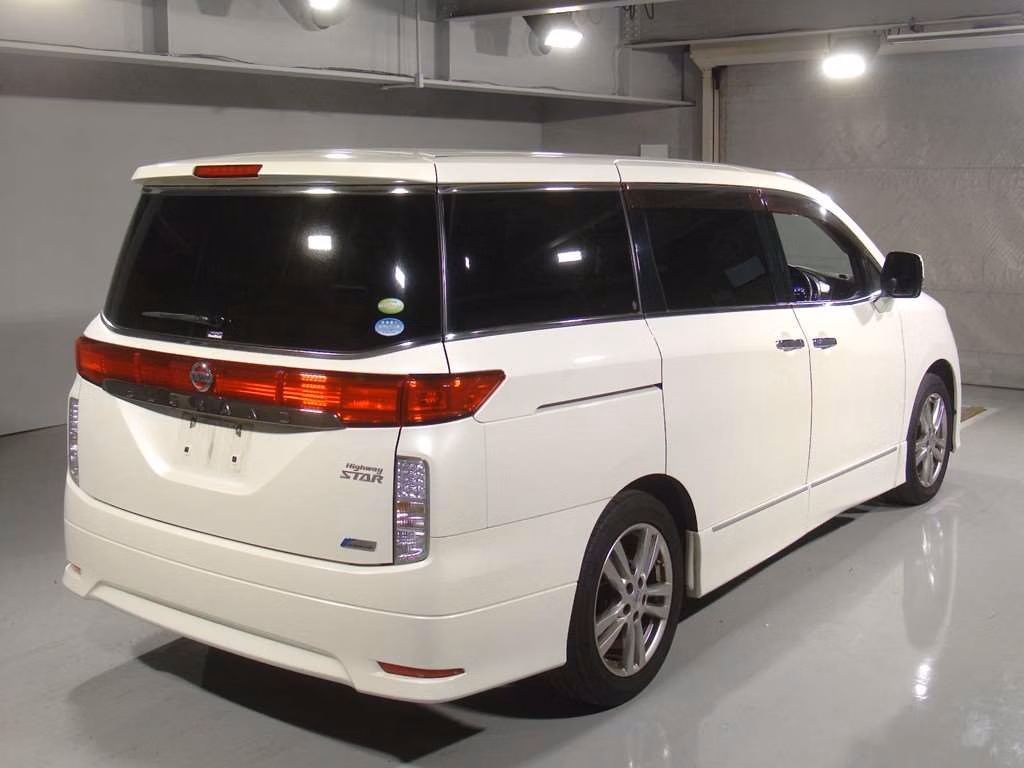 NISSAN ELGRAND
