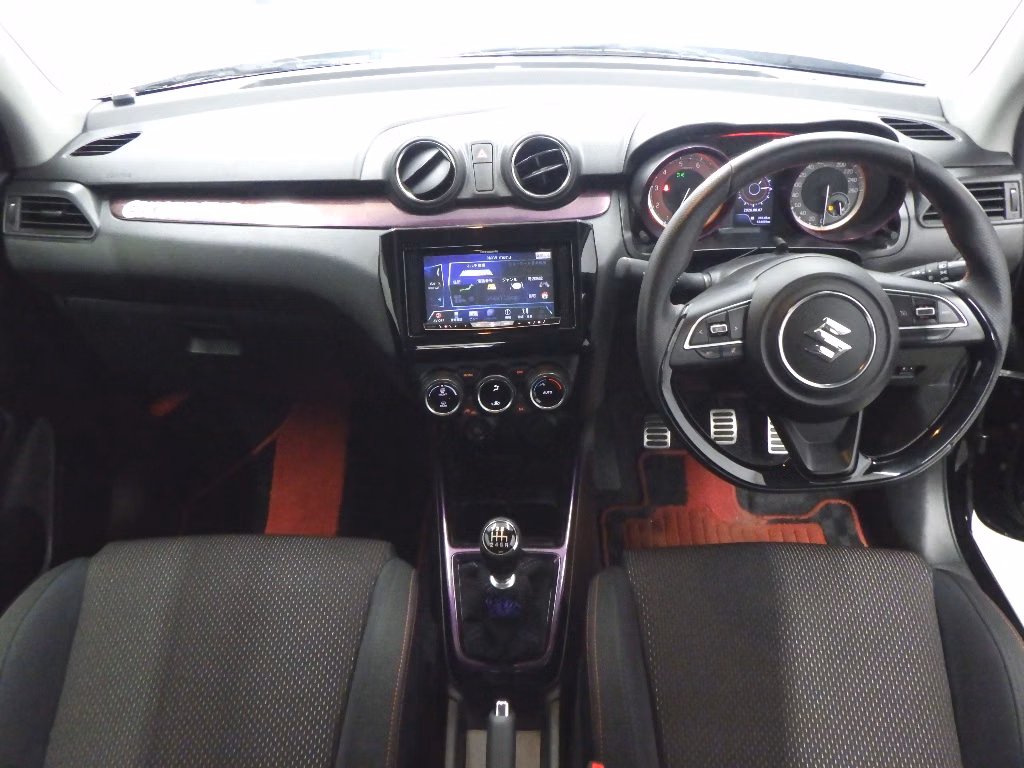 SUZUKI SWIFT