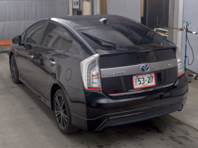TOYOTA PRIUS