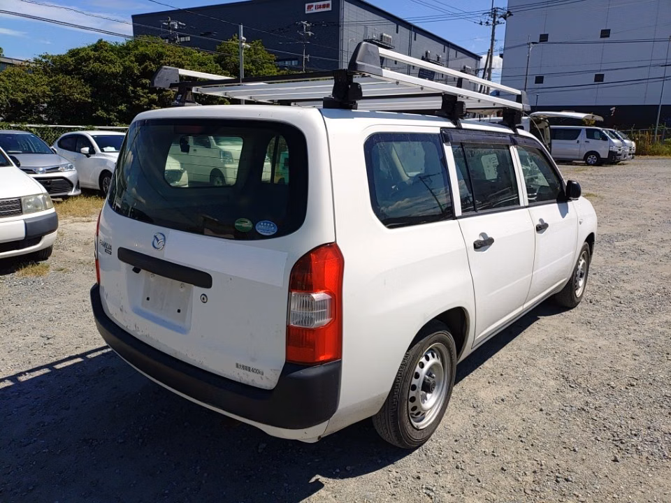 MAZDA FAMILIA