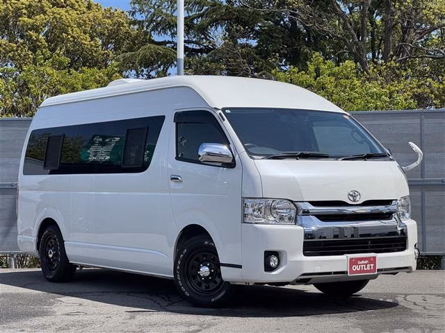 TOYOTA REGIUS ACE