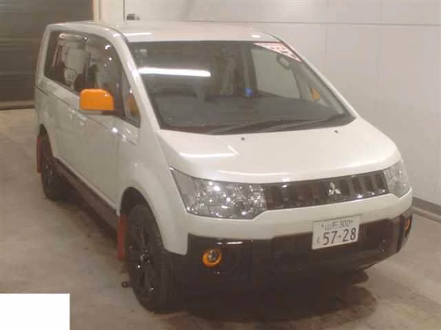 MITSUBISHI DELICA D:5