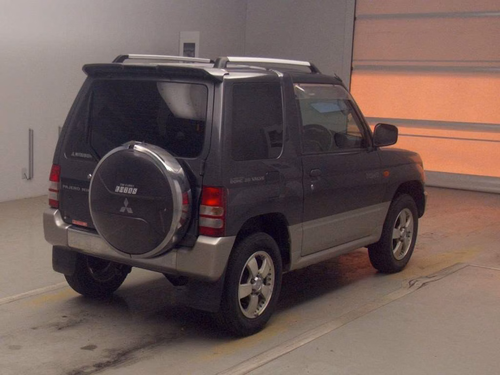 MITSUBISHI PAJERO MINI