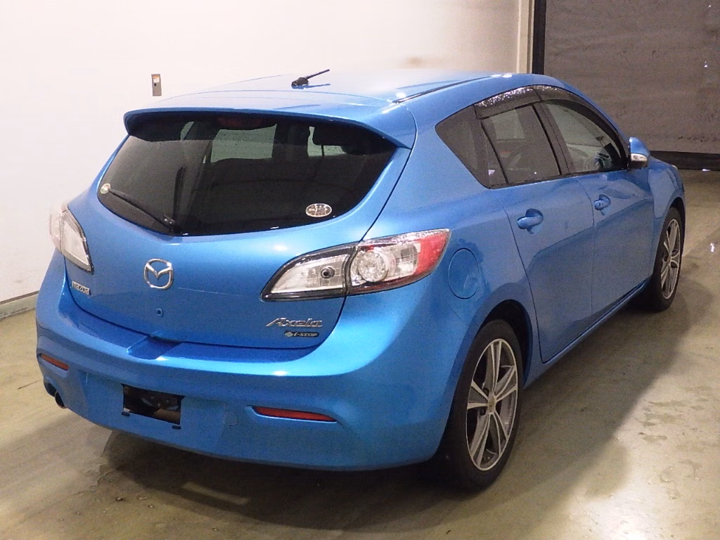 MAZDA AXELA
