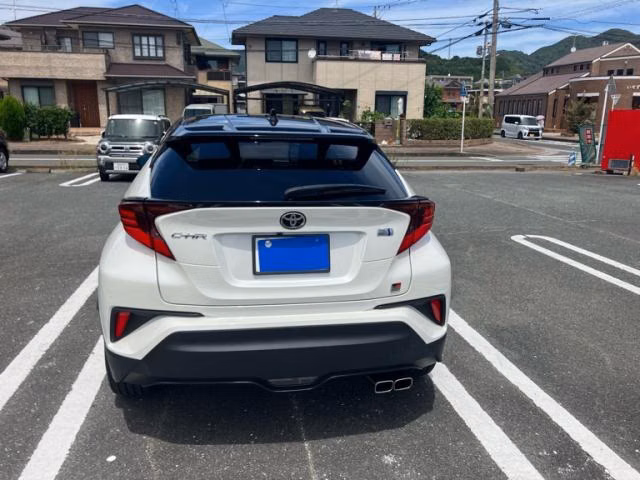 TOYOTA C-HR