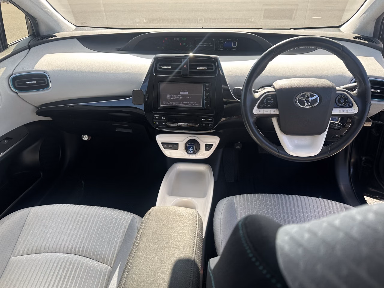 TOYOTA PRIUS
