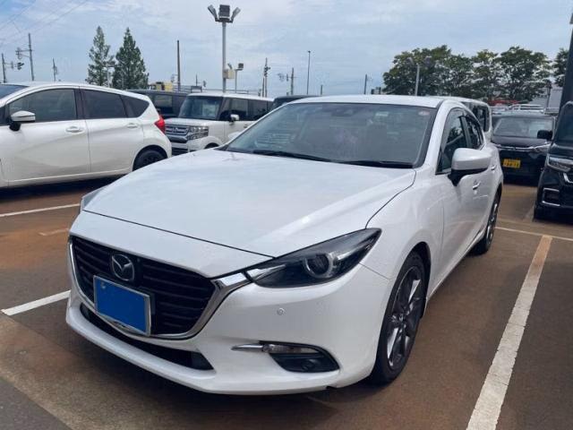MAZDA AXELA