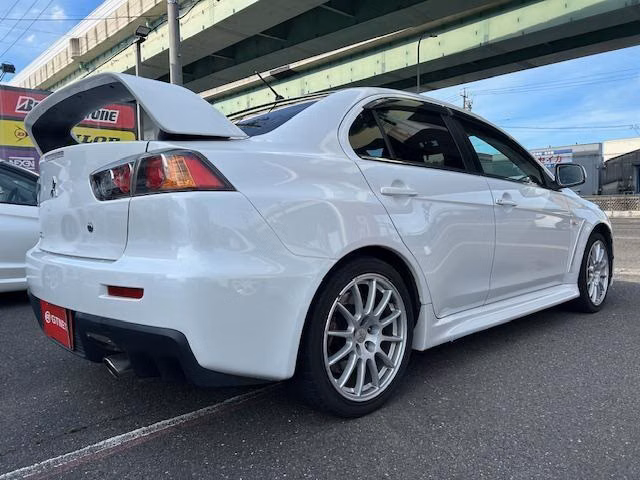 MITSUBISHI LANCER EVOLUTION