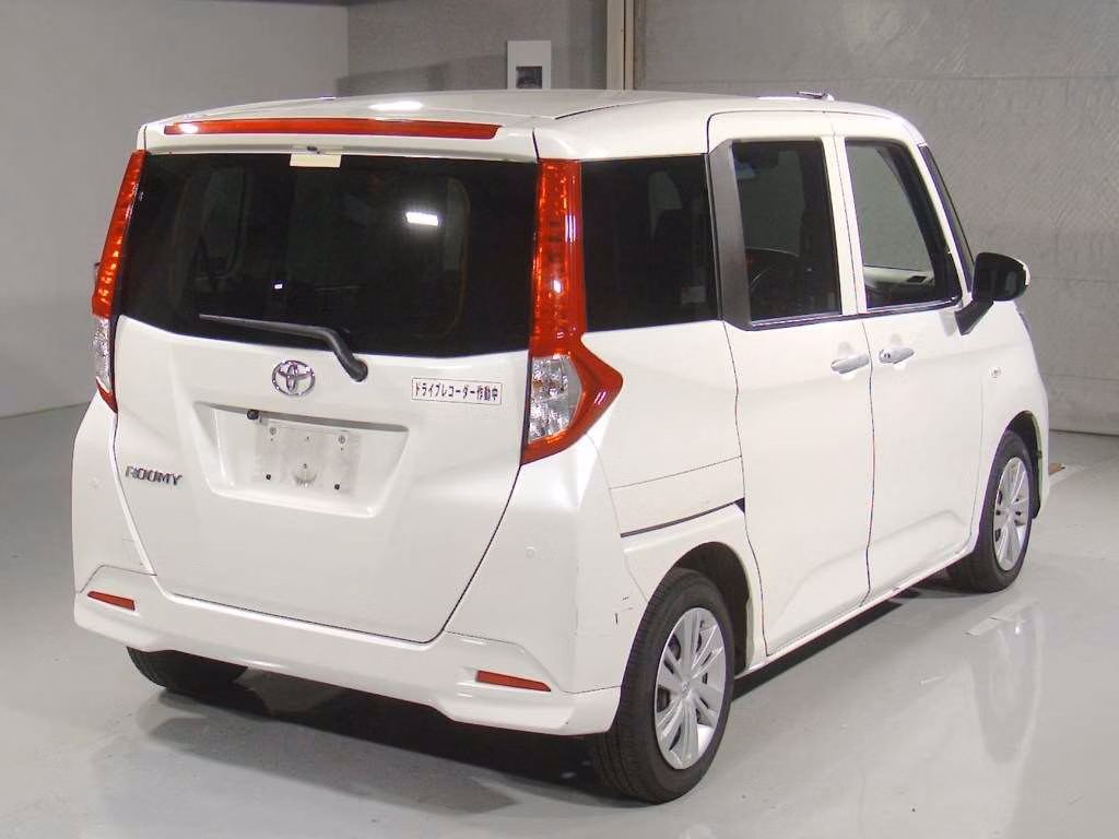 TOYOTA ROOMY